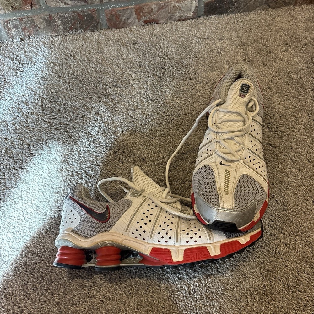Nike Air Shox Cognescenti Men's Shoes Size 11.5 311116-101 Silver Red Gray Rare